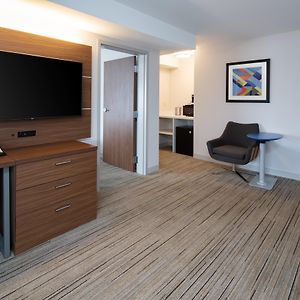One-Bedroom King Suite
